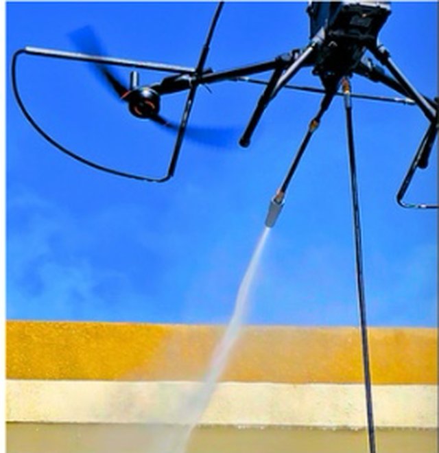Drone da BroWash limpando fungo